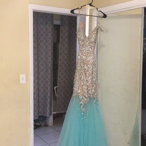 prom dress , wedding dresss , etc